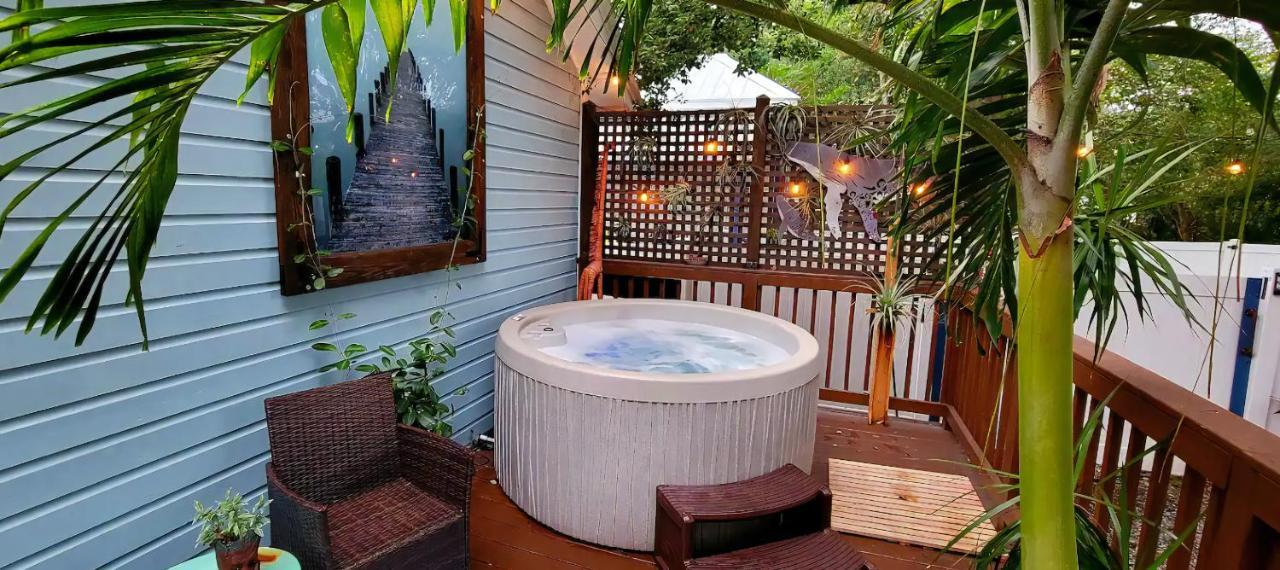 坦帕Cozy Af Tiny-House Oasis别墅 外观 照片